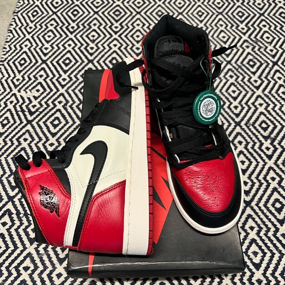 COPY - Jordan 1 Retro High Bred Toe (GS) - Picture 4 of 6